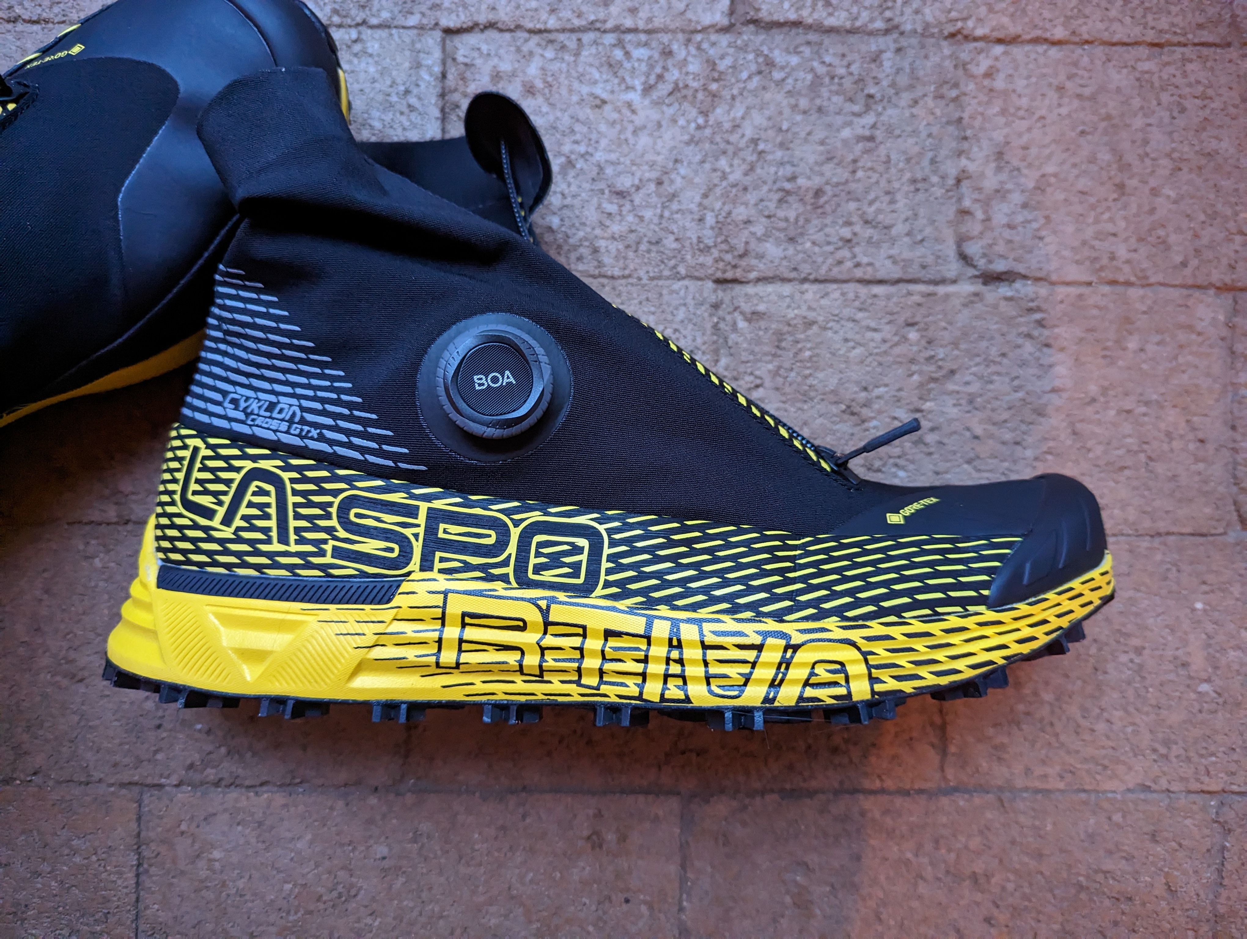 La Sportiva Cyklon Cross GTX Side Profile